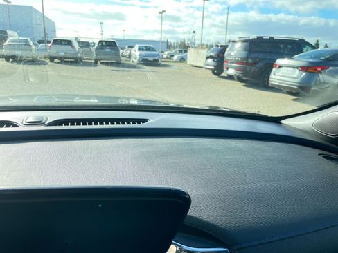 Used 2025 Buick Envista Sport Touring image 35