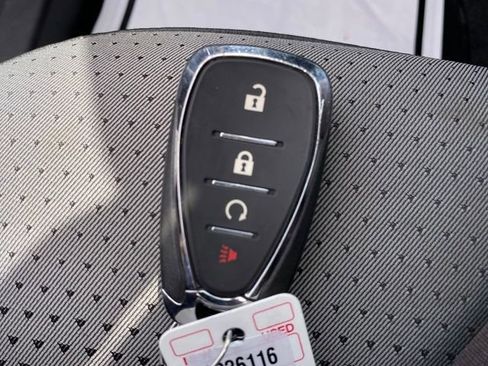 Certified 2025 Chevrolet Trax LT image 23