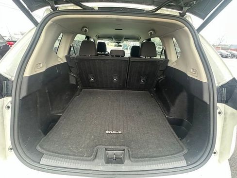 Used 2024 Nissan Rogue SV image 38