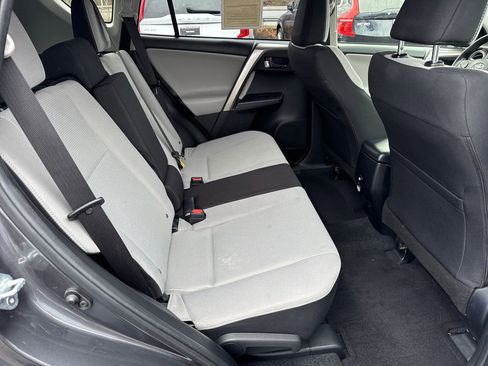 Used 2018 Toyota RAV4 XLE image 15