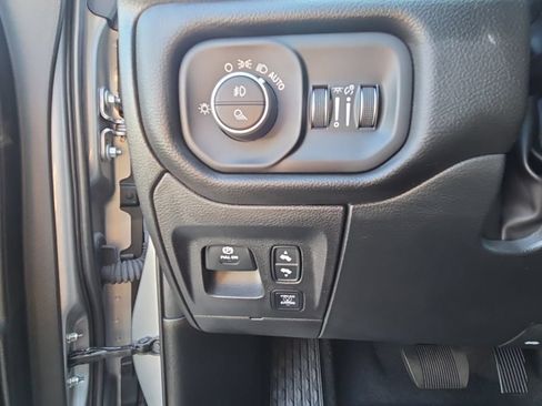 Used 2025 RAM 1500 Big Horn AWD/4WD image 29