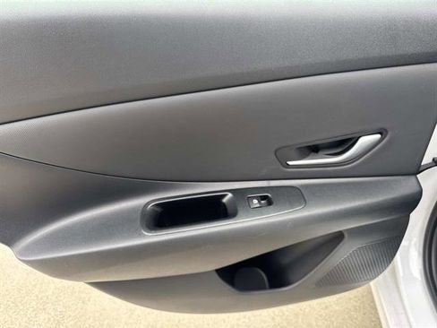 Used 2024 Hyundai Elantra SEL w/ Convenience Package FWD image 11