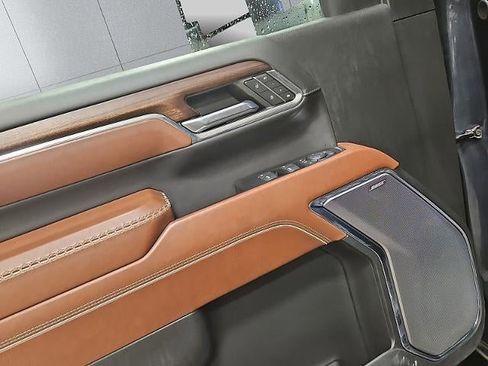 Used 2024 GMC Sierra 2500 Denali Ultimate image 12