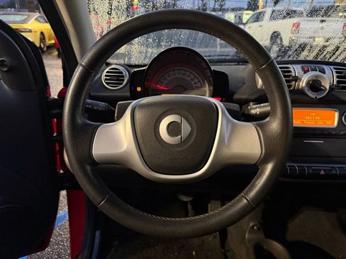 Used 2011 smart fortwo pure image 9