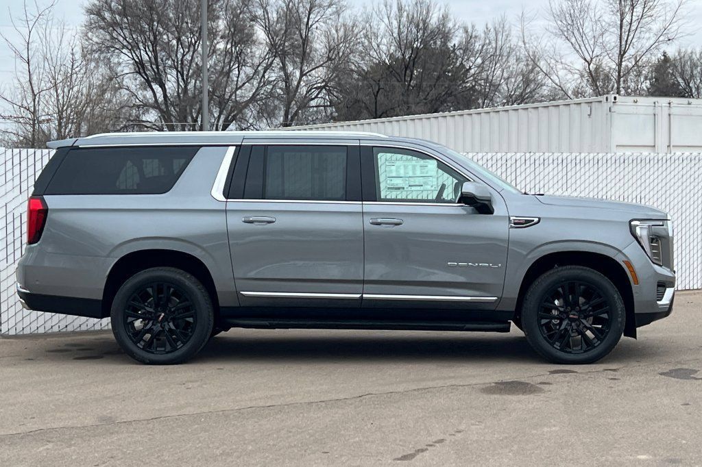 New 2026 GMC Yukon XL Denali AWD/4WD image 3