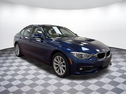 Used 2018 BMW 320i xDrive Sedan w/ Convenience Package AWD/4WD image 7