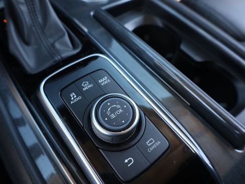Used 2024 Nissan Armada SV RWD image 10