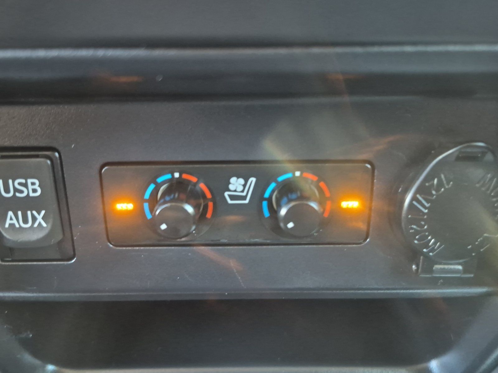 Used 2018 Toyota 4Runner Limited w/ Preferred Accessory Package AWD/4WD image 33