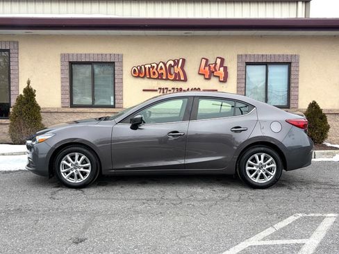 Used 2018 MAZDA MAZDA3 Sport w/ Preferred Equipment Package image 35