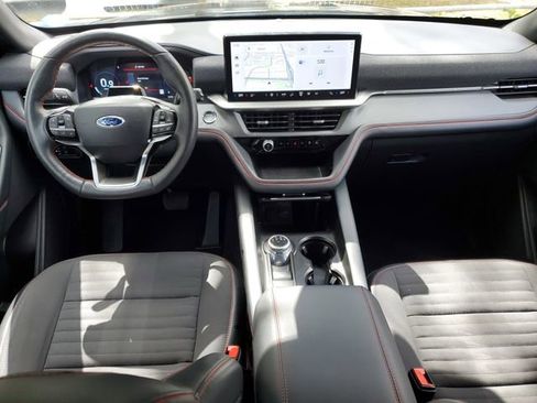 Used 2025 Ford Explorer ST-Line w/ ST-Line Street Pack image 16