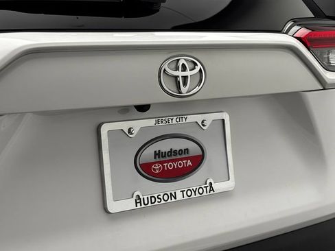 Used 2024 Toyota RAV4 LE AWD/4WD image 8