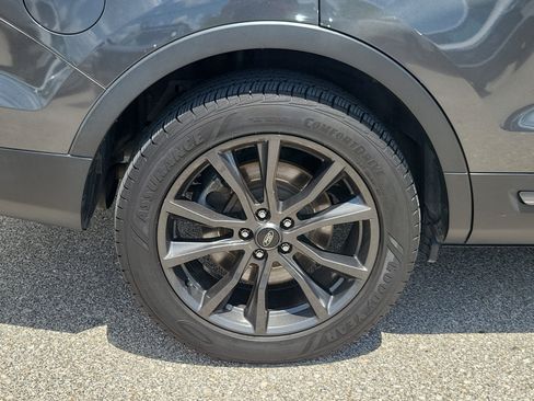 Used 2017 Ford Explorer XLT w/ Equipment Group 202A FWD image 9