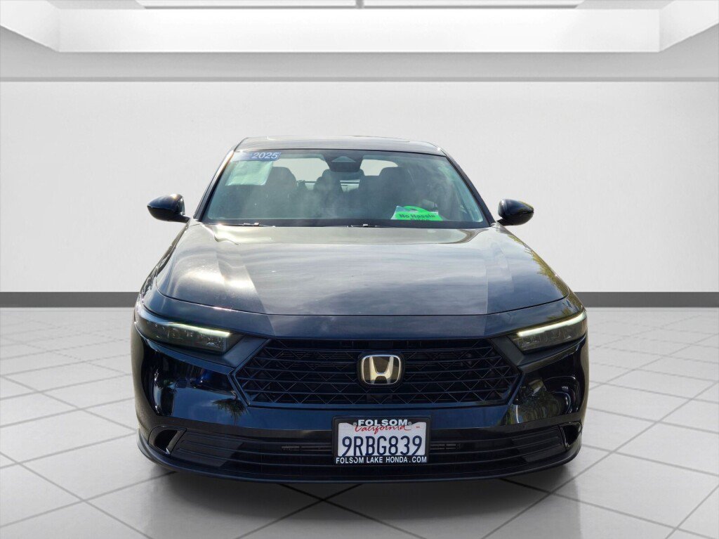 Certified 2025 Honda Accord SE image 2