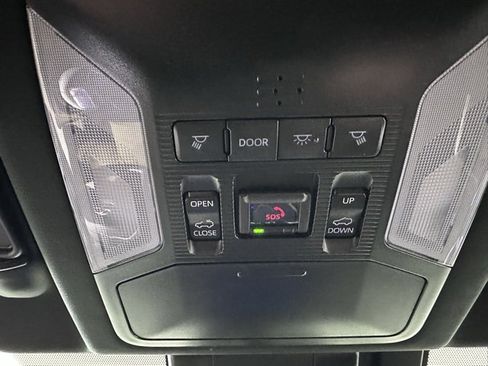 Used 2023 Toyota RAV4 SE image 32