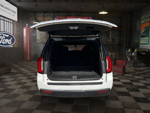 Used 2022 GMC Yukon XL SLT AWD/4WD image 10