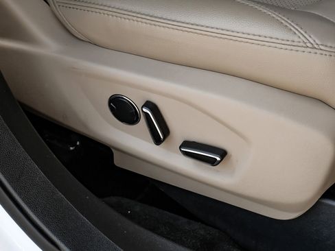 Used 2016 Ford Explorer Limited image 39