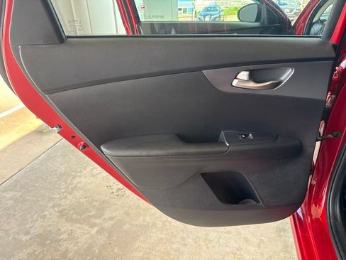 Used 2021 Kia Forte LXS FWD image 25