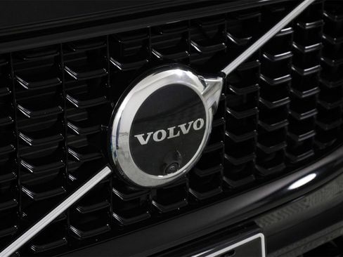 Certified 2023 Volvo XC60 B6 Ultimate w/ Protection Package Premier image 27