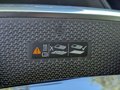 Used 2025 Chevrolet Equinox LT w/ Convenience Package II image 32