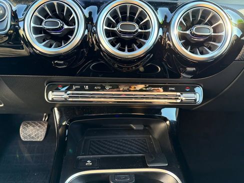 Used 2025 Mercedes-Benz CLA 250 4MATIC image 18