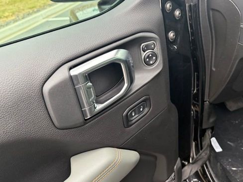 New 2026 Jeep Gladiator Mojave image 13