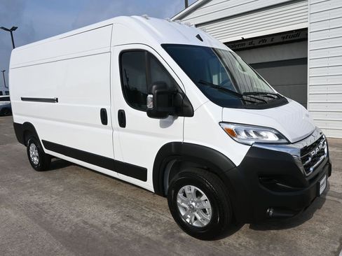 New 2025 RAM ProMaster 2500 w/ Quick Order Package 22G SLT image 31