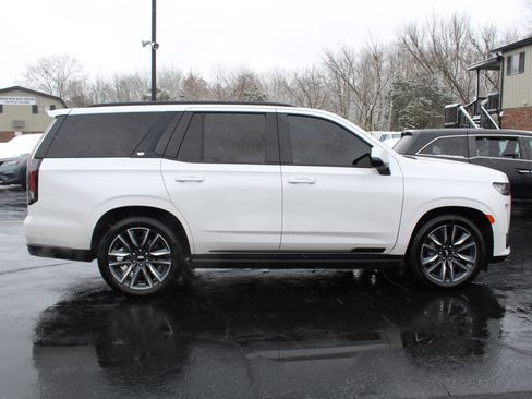 Used 2021 Cadillac Escalade Sport Platinum w/ Heavy-Duty Trailer Package image 4