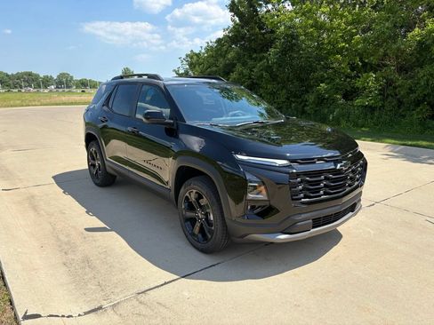 New 2026 Chevrolet Equinox LT w/ Convenience Package II FWD image 11