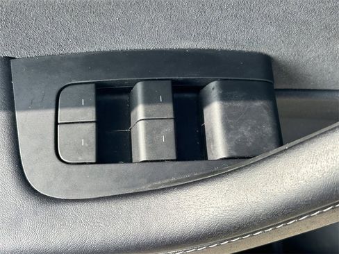 Used 2023 Tesla Model 3 Standard Range image 20
