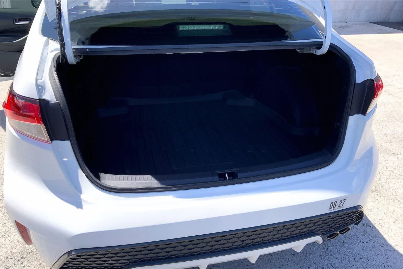 Used 2022 Toyota Corolla SE FWD image 18