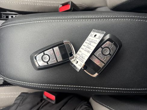 Used 2022 Ford Escape SE w/ Cold Weather Package image 40