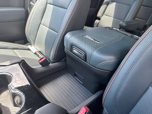 Certified 2025 GMC Yukon XL AT4 w/ AT4 Premium Package AWD/4WD image 49
