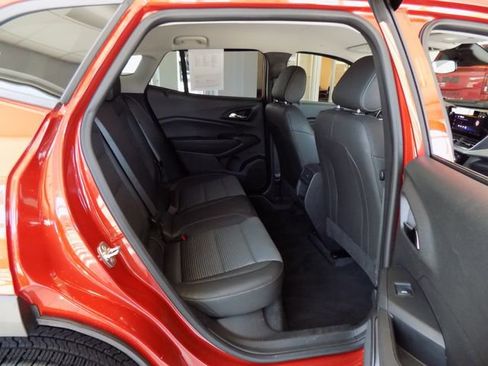 Used 2024 Chevrolet Trax LT w/ Driver Confidence Package FWD image 30