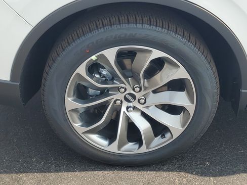 New 2026 Lincoln Aviator AWD image 5