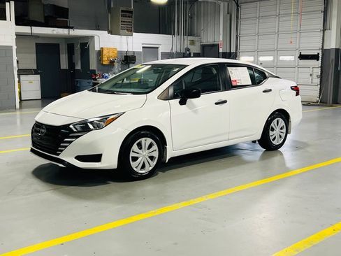 Used 2024 Nissan Versa S w/ Trunk Package FWD image 13