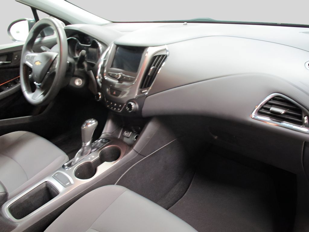 Used 2019 Chevrolet Cruze LT FWD image 20