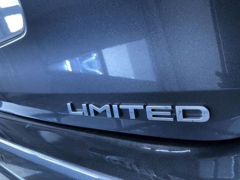 Used 2021 Toyota Highlander Limited image 15