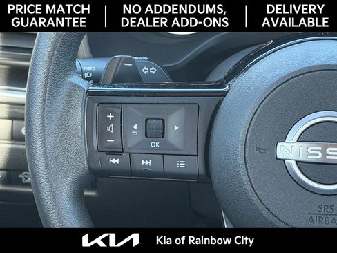 Used 2023 Nissan Rogue SV image 27