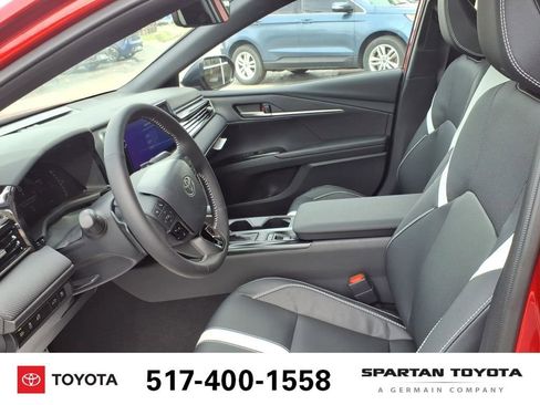 New 2026 Toyota Camry Hybrid FWD image 14