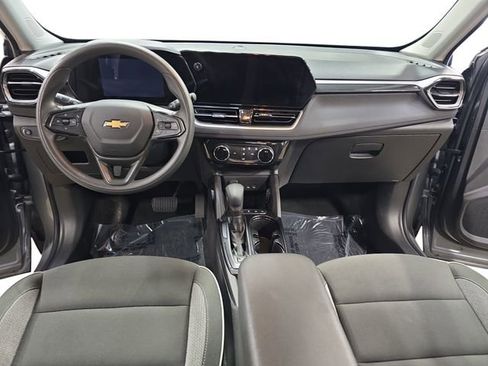 Used 2025 Chevrolet TrailBlazer LT AWD/4WD image 11