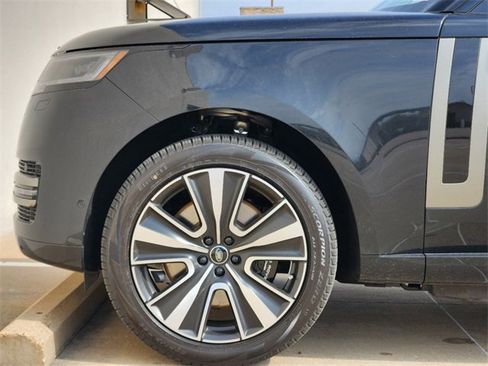 New 2025 Land Rover Range Rover SE image 6