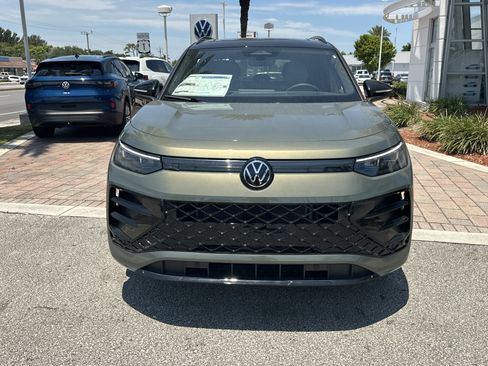 New 2026 Volkswagen Tiguan SE R-Line FWD image 3