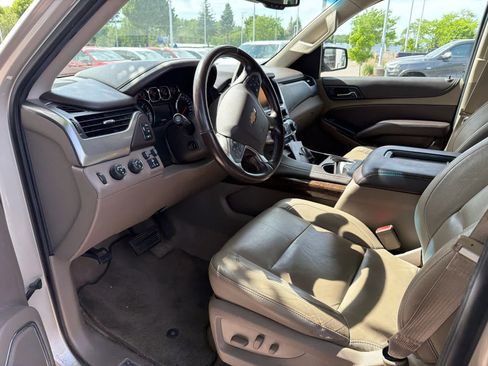 Used 2015 Chevrolet Suburban LT w/ Luxury Package AWD/4WD image 9