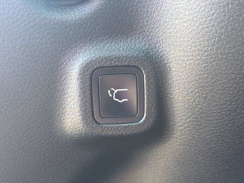 Used 2022 Jeep Compass Latitude w/ Convenience Group AWD/4WD image 16