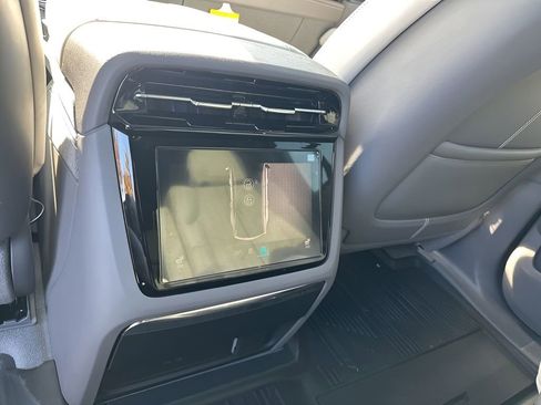 New 2026 Cadillac Escalade IQ Luxury 1 w/ LPO, Floor Liner Package AWD/4WD image 22