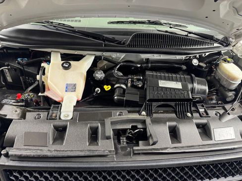 Used 2018 Chevrolet Express 3500 Extended w/ Driver Convenience Package image 23