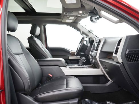 Used 2019 Ford F150 Lariat w/ Equipment Group 502A Luxury AWD/4WD image 11