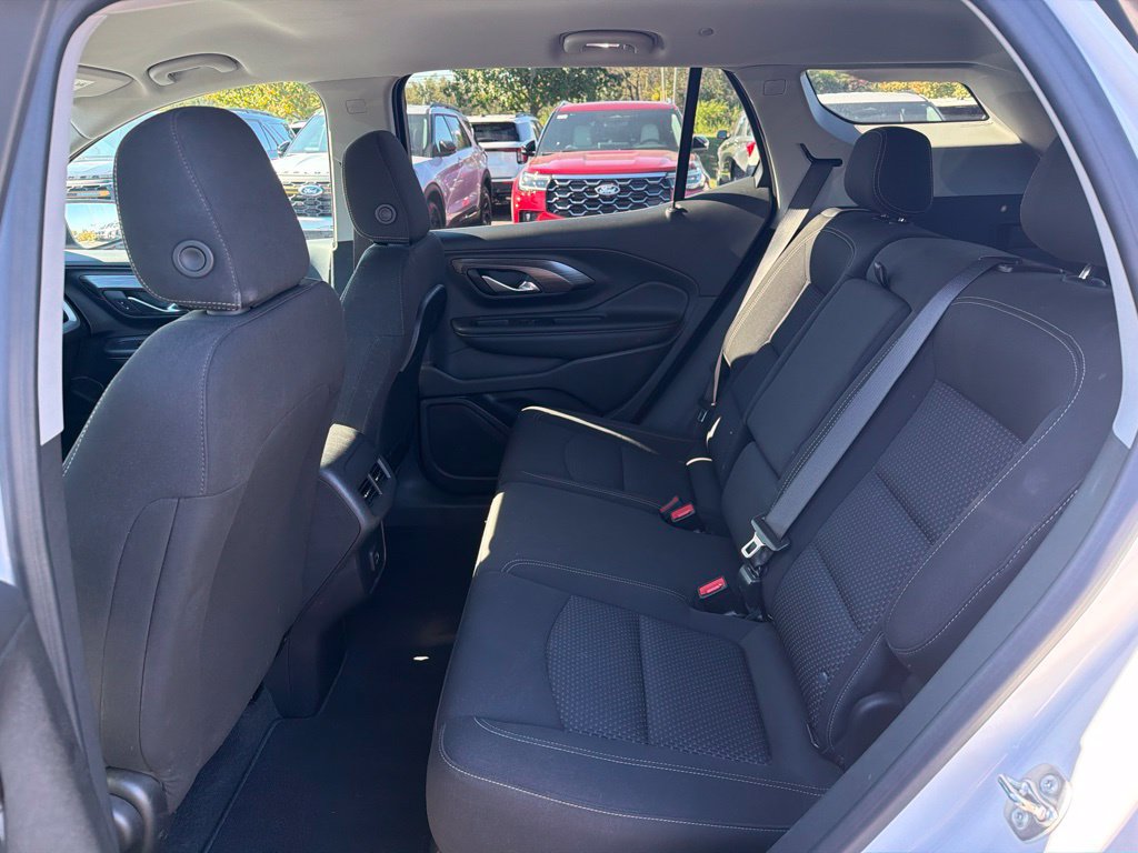 Used 2024 GMC Terrain SLE AWD/4WD image 10