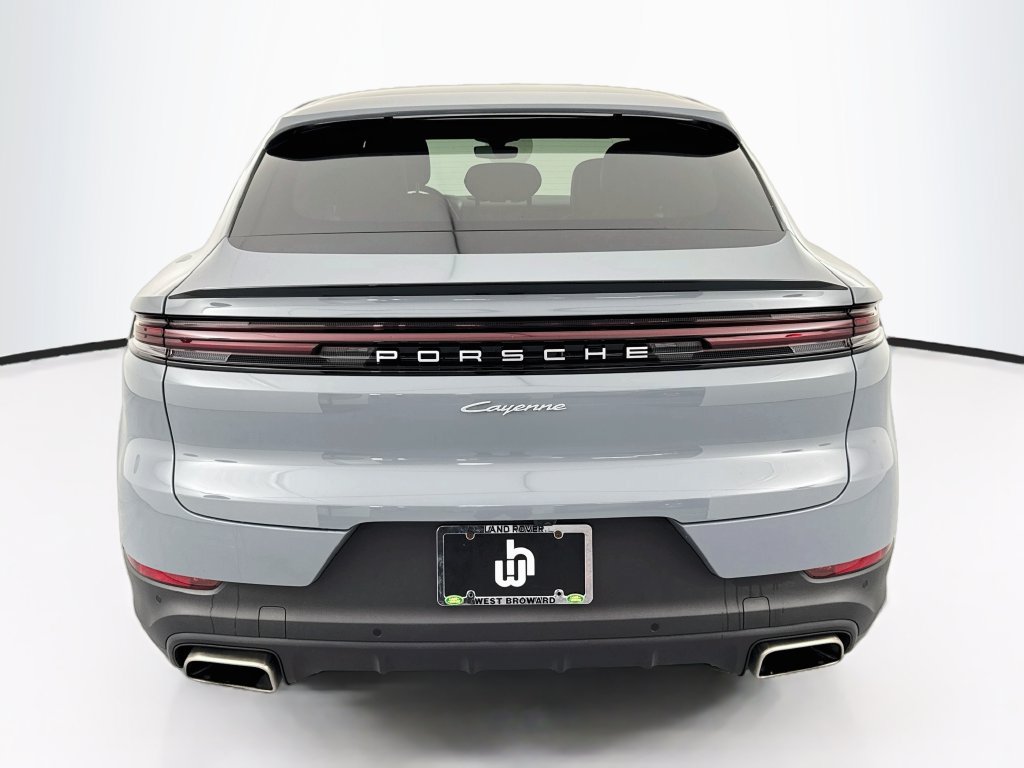 Used 2024 Porsche Cayenne Coupe AWD/4WD image 6