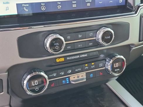 Used 2022 Ford F250 Lariat w/ Lariat Ultimate Package AWD/4WD image 9